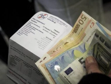Ξεκινούν οι αιτήσεις για τα κοινωνικά τιμολόγια της ΔΕΗ